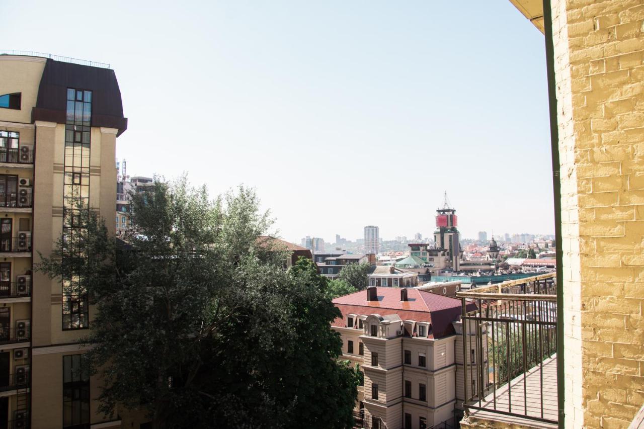 Entire 2-Bedroom Authentic Flat Kiev Ngoại thất bức ảnh