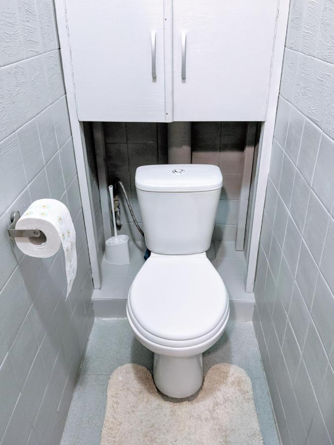Entire 2-Bedroom Authentic Flat Kiev Ngoại thất bức ảnh