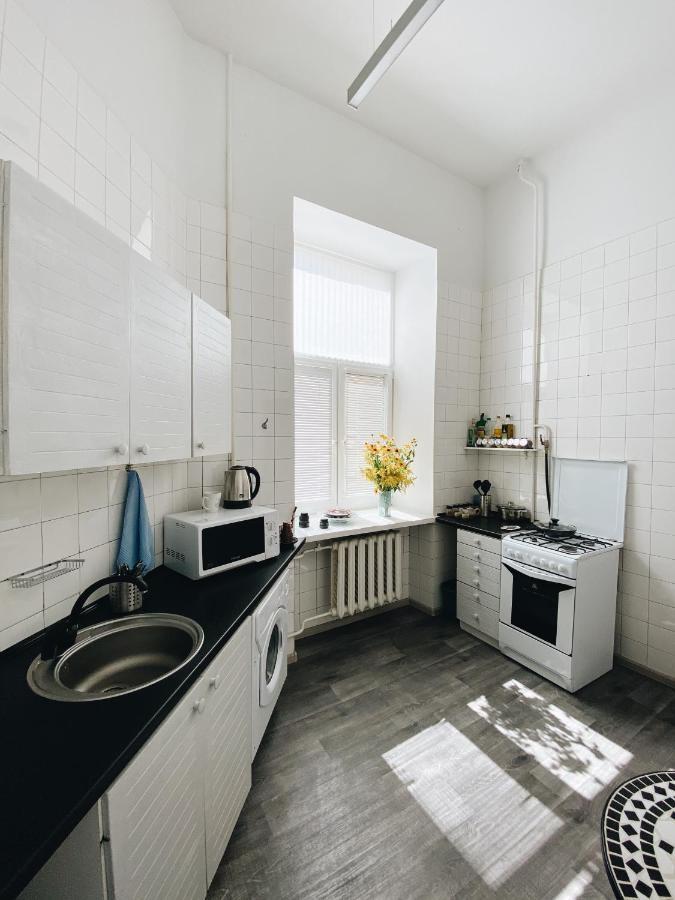 Entire 2-Bedroom Authentic Flat Kiev Ngoại thất bức ảnh